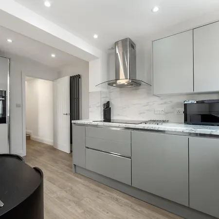 Entire 3 Bedroom House In London - Canning Town, City Airport, London Excel Exterior photo